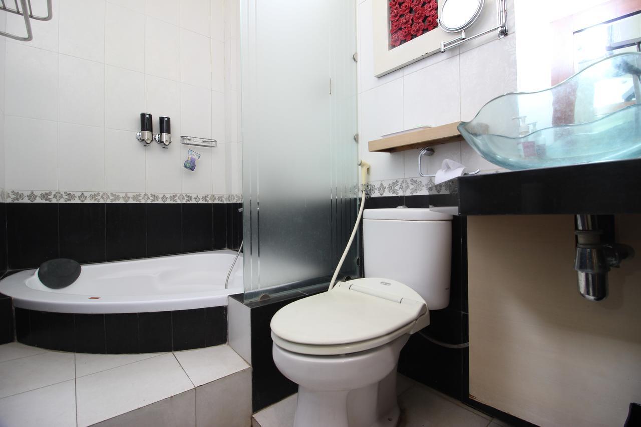 Reddoorz Plus Near Tugu Jogja 2 Γιογκιακάρτα Εξωτερικό φωτογραφία