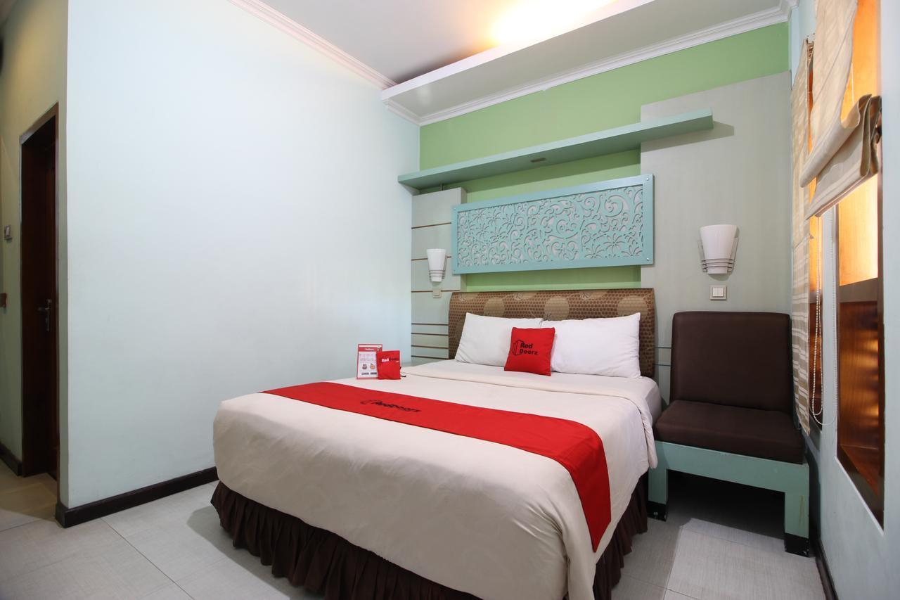 Reddoorz Plus Near Tugu Jogja 2 Γιογκιακάρτα Εξωτερικό φωτογραφία