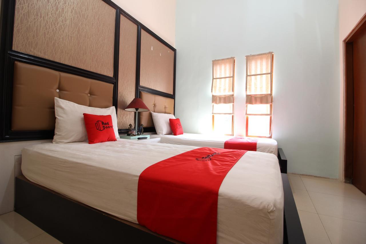 Reddoorz Plus Near Tugu Jogja 2 Γιογκιακάρτα Εξωτερικό φωτογραφία