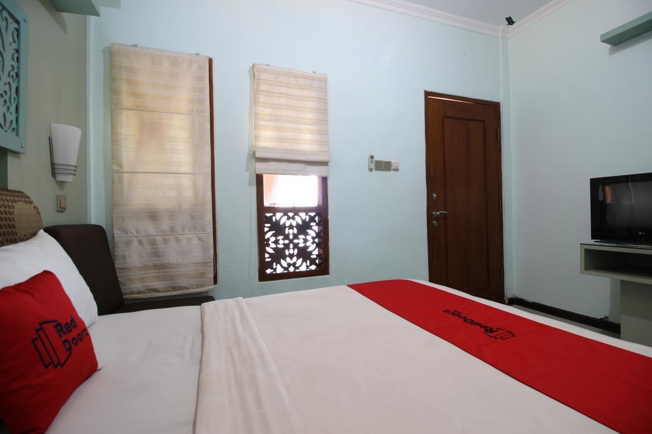 Reddoorz Plus Near Tugu Jogja 2 Γιογκιακάρτα Εξωτερικό φωτογραφία
